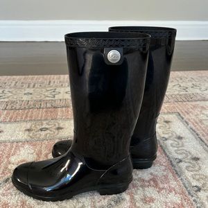 UGG Tall Rainboot - Like New!